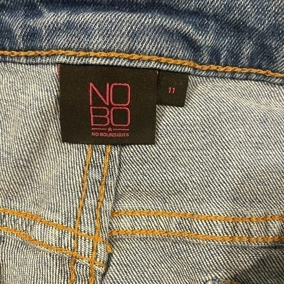 Nwt Blue Distressed Jeans 🤍 - Picture 6 of 6